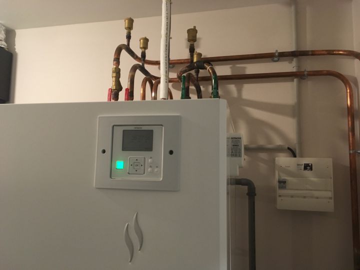 Installation d'une pompe à chaleur sur circuit radiateur et plancher chauffant