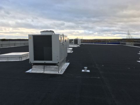 Installation de Roof-top pour un hall de stockage